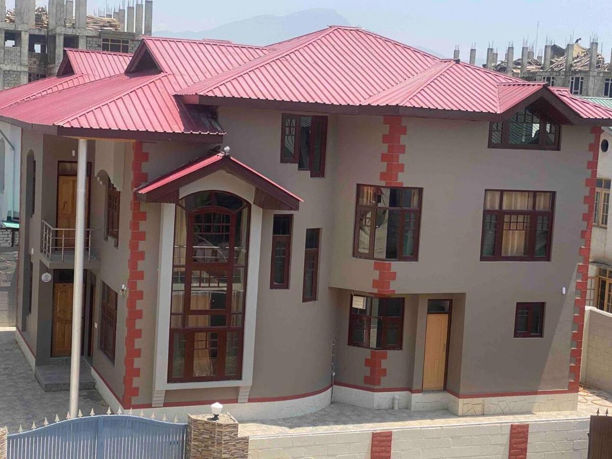 Penthouse Villa Srīnagar Exterior foto