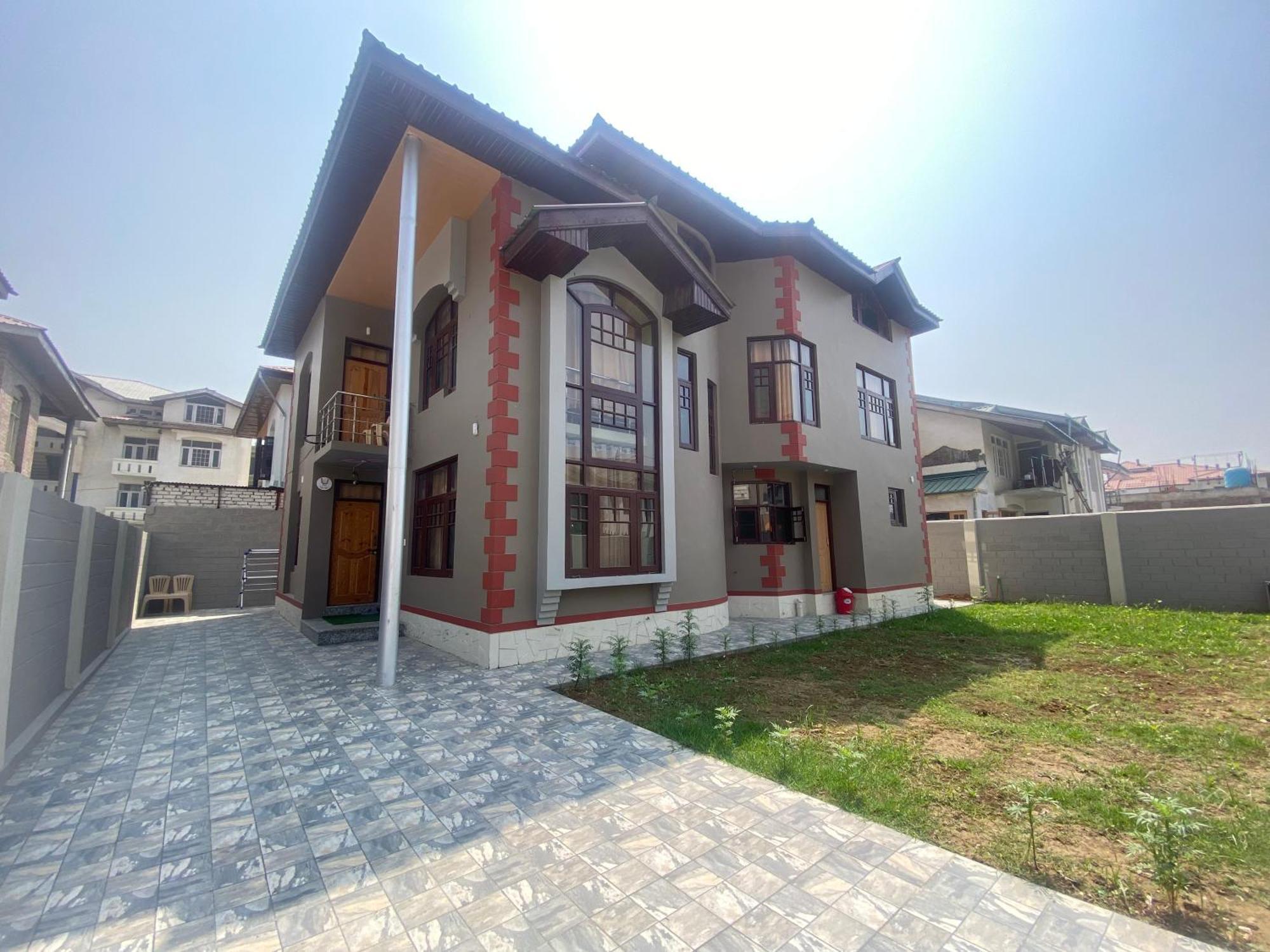Penthouse Villa Srīnagar Exterior foto